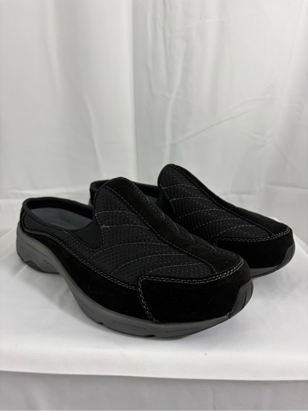 NWT Easy Spirit Women’s Size 11 Black Soft Slip-On Comfort Shoe